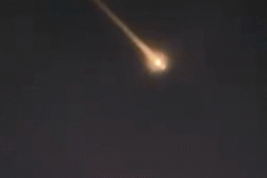 Vật thể bí ẩn xuất hiện trên bầu trời nước Úc