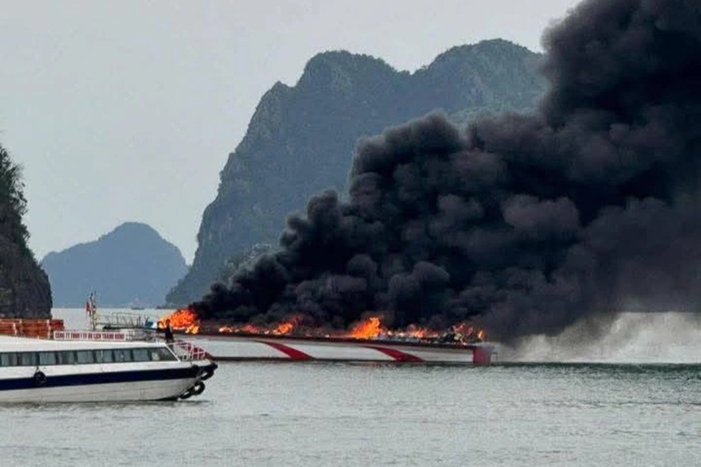 Cháy tàu cao tốc ở Vân Đồn, 5 thuyền viên thoát nạn - 1 Cháy tàu cao tốc ở Vân Đồn, 5 thuyền viên thoát nạn - 1