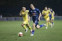 HLV Vũ Tiến Thành: "Tiền vệ Tuấn Anh sẽ rời Hoàng Anh Gia Lai"