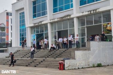 Đấu giá đất huyện Hoài Đức không còn cảnh đông đúc, có kéo dài tới đêm?