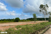 Giải phóng bãi tập kết "lạ" bên đường mòn Hồ Chí Minh