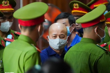 Có hay không việc bị cáo Đinh Ngọc Hệ chiếm đoạt số tiền 725 tỷ đồng?