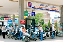 Vẫn tiếp tục rà soát giá xăng dầu