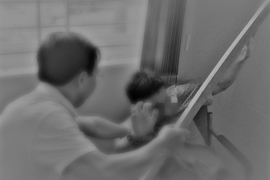 Phát hiện vợ ngủ cùng người làm công, chồng đánh “tình địch” tử vong