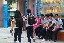 Cháu đi học thêm liên tục, bà ngoại muốn nói chuyện phải chờ đến... 11h đêm