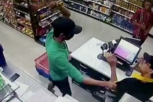 Truy tố băng cướp nhí chuyên cướp các cửa hàng tiện ích ở Sài Gòn