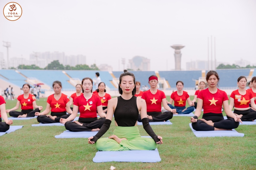 Luna Thái truyền lửa người tham gia qua sự kiện Ngày hội yoga Dân trí - 6 Luna Thái truyền lửa người tham gia qua sự kiện Ngày hội yoga Dân trí - 6