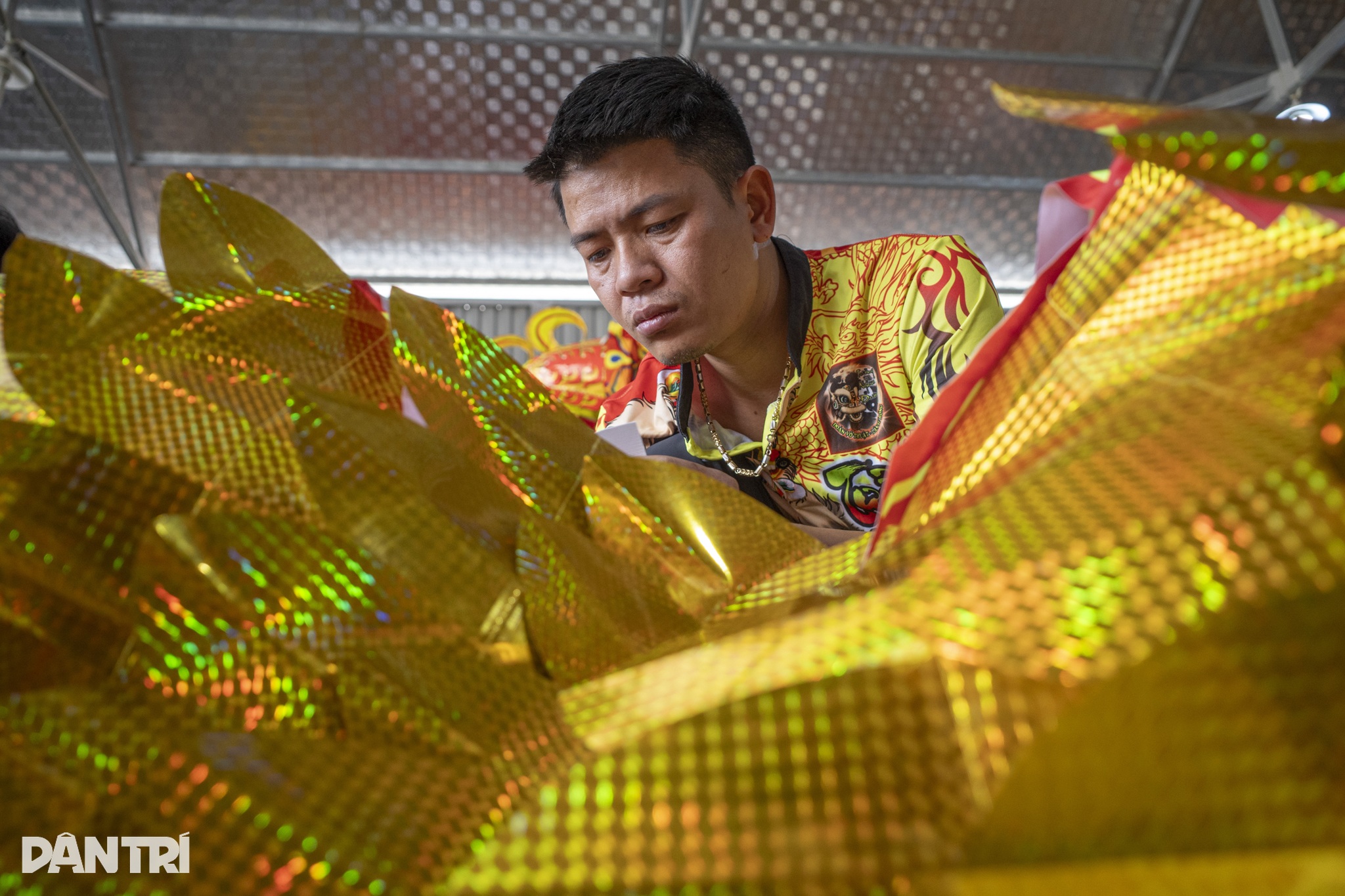 Explorează atelierul de dans al leului al echipei de succes a dansului dragonului din Hanoi - 6 Khám phá xưởng sản xuất lân sư của đội múa rồng nhiều thành tích ở Hà Nội - 6