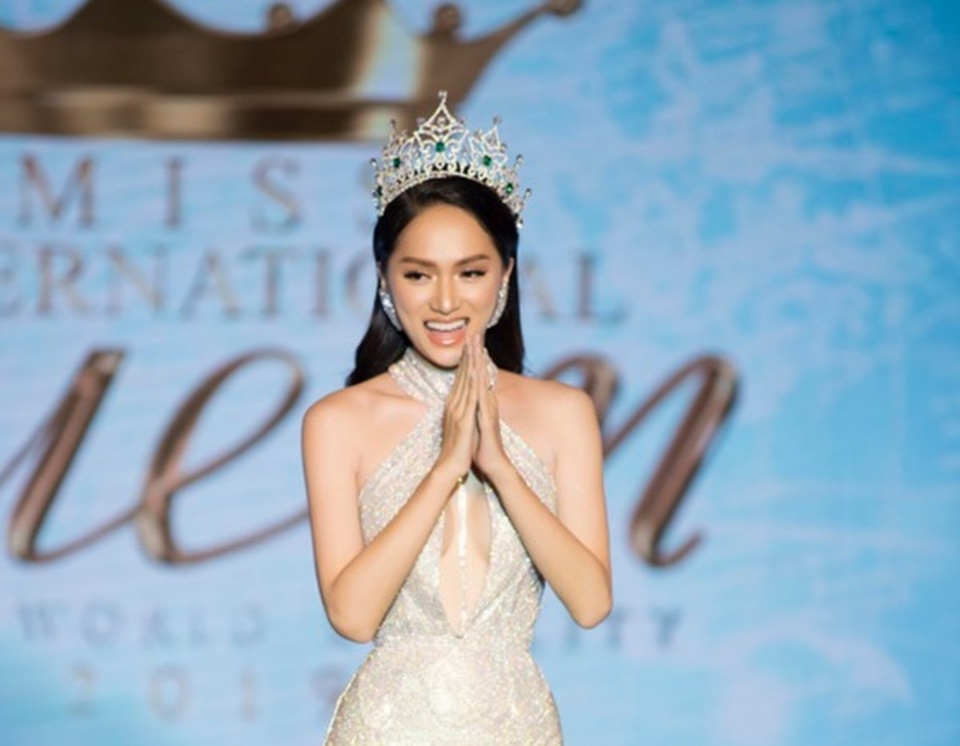 Hương Giang được mời làm giám khảo Hoa hậu Chuyển giới Quốc tế 2020 - 5 Hương Giang được mời làm giám khảo Hoa hậu Chuyển giới Quốc tế 2020 - 5