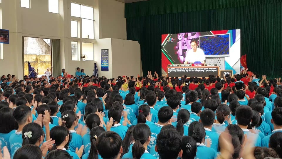 Thắng áp đảo đối thủ, nữ sinh Ninh Bình vô địch Đường lên đỉnh Olympia 2020 - 12 Thắng áp đảo đối thủ, nữ sinh Ninh Bình vô địch Đường lên đỉnh Olympia 2020 - 12