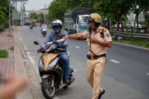 Bị bắn tốc độ ở TPHCM, thanh niên phân trần "em ở quê mới lên"