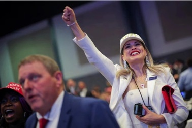 Người ủng hộ ông Trump ăn mừng chiến thắng