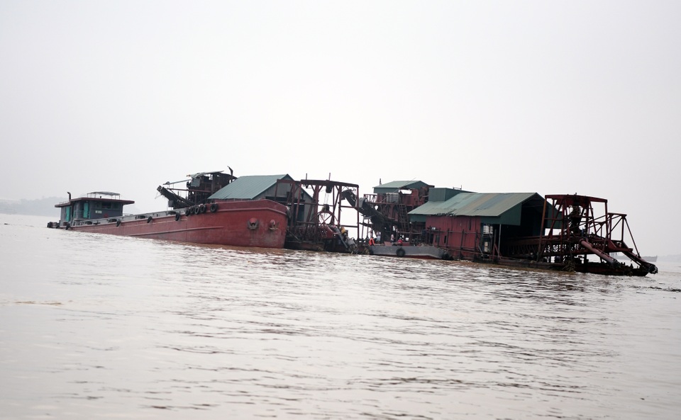 Phát hiện hơn 500.000m3 cát khai thác, vận chuyển trái phép - 2 Phát hiện hơn 500.000m3 cát khai thác, vận chuyển trái phép - 2