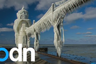 Hình ảnh đẹp sững sờ của các ngọn hải đăng ở Mỹ khi tuyết phủ dày