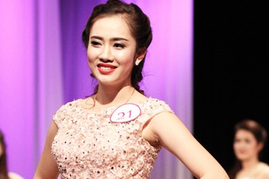 Ngắm nữ sinh lai Việt - Lào giành Á khôi ĐH Dược