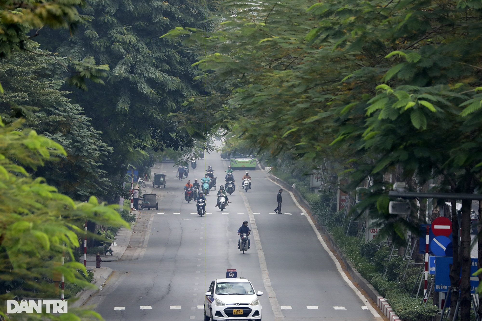 Hình ảnh đường phố Hà Nội yên bình trong ngày đầu năm mới 2024 - 9