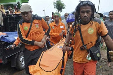 Tìm thấy 26 thi thể trong vụ lở đất kinh hoàng tại Indonesia