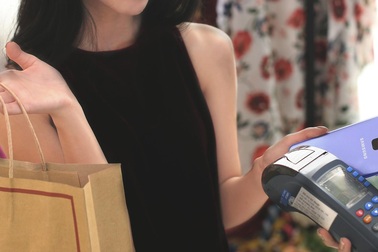 Chân dung Galaxy A8/A8+: Chuẩn "dế yêu" của phái nữ