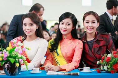 Hoa hậu Kỳ Duyên cùng đàn chị Mai Phương Thúy rủ nhau làm từ thiện