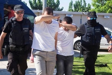 Số phận các sỹ quan Thổ Nhĩ Kỳ đào tẩu bằng trực thăng Black Hawk ra sao?