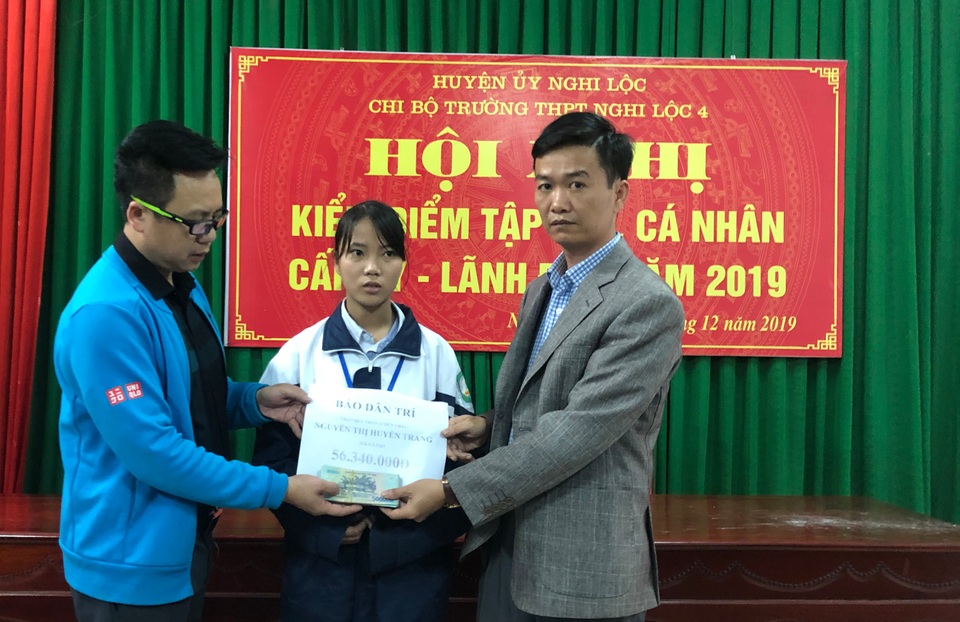 Bạn đọc giúp nữ sinh nghèo hơn 87 triệu đồng đón Tết - 1 Bạn đọc giúp nữ sinh nghèo hơn 87 triệu đồng đón Tết - 1