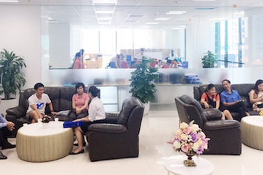 Cư dân TNR Goldseason háo hức nhận nhà mới