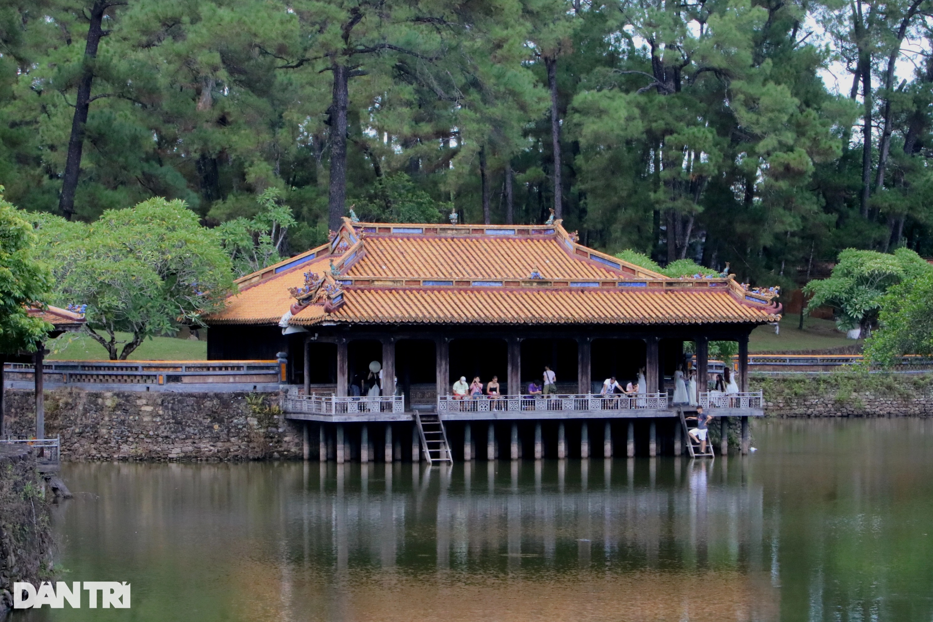 View - Nơi yên nghỉ của vua Tự Đức - vị vua nổi tiếng uyên bác của triều Nguyễn | Báo Dân trí