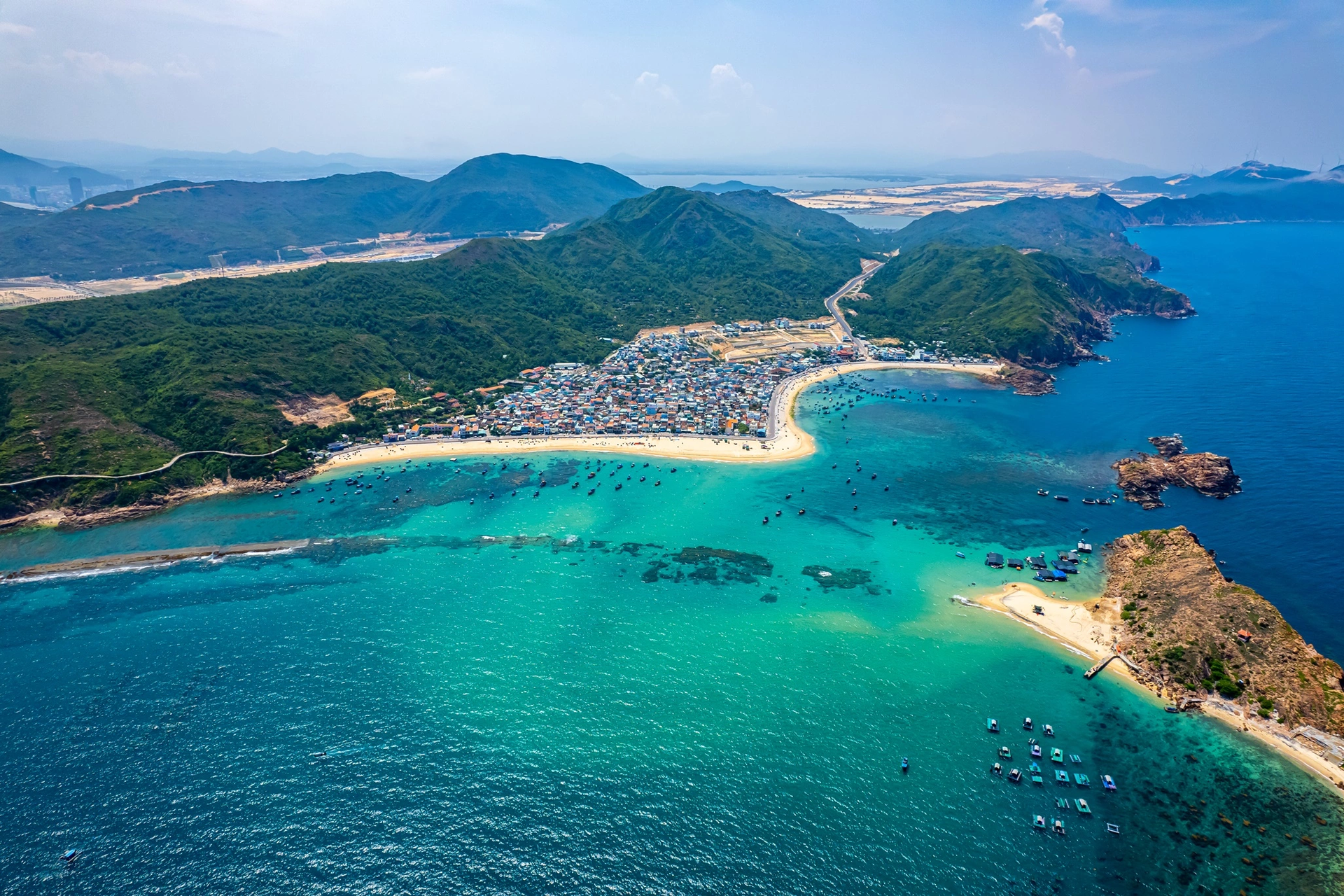 Bờ thành cổ dưới biển Quy Nhơn, mỗi tháng nhô lên khỏi mặt nước vài lần - 7 Bờ thành cổ dưới biển Quy Nhơn, mỗi tháng nhô lên khỏi mặt nước vài lần - 7
