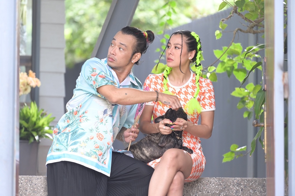Hoàng Phi của Cây táo nở hoa hạnh phúc khi được bận rộn - 3 Hoàng Phi của Cây táo nở hoa hạnh phúc khi được bận rộn - 3