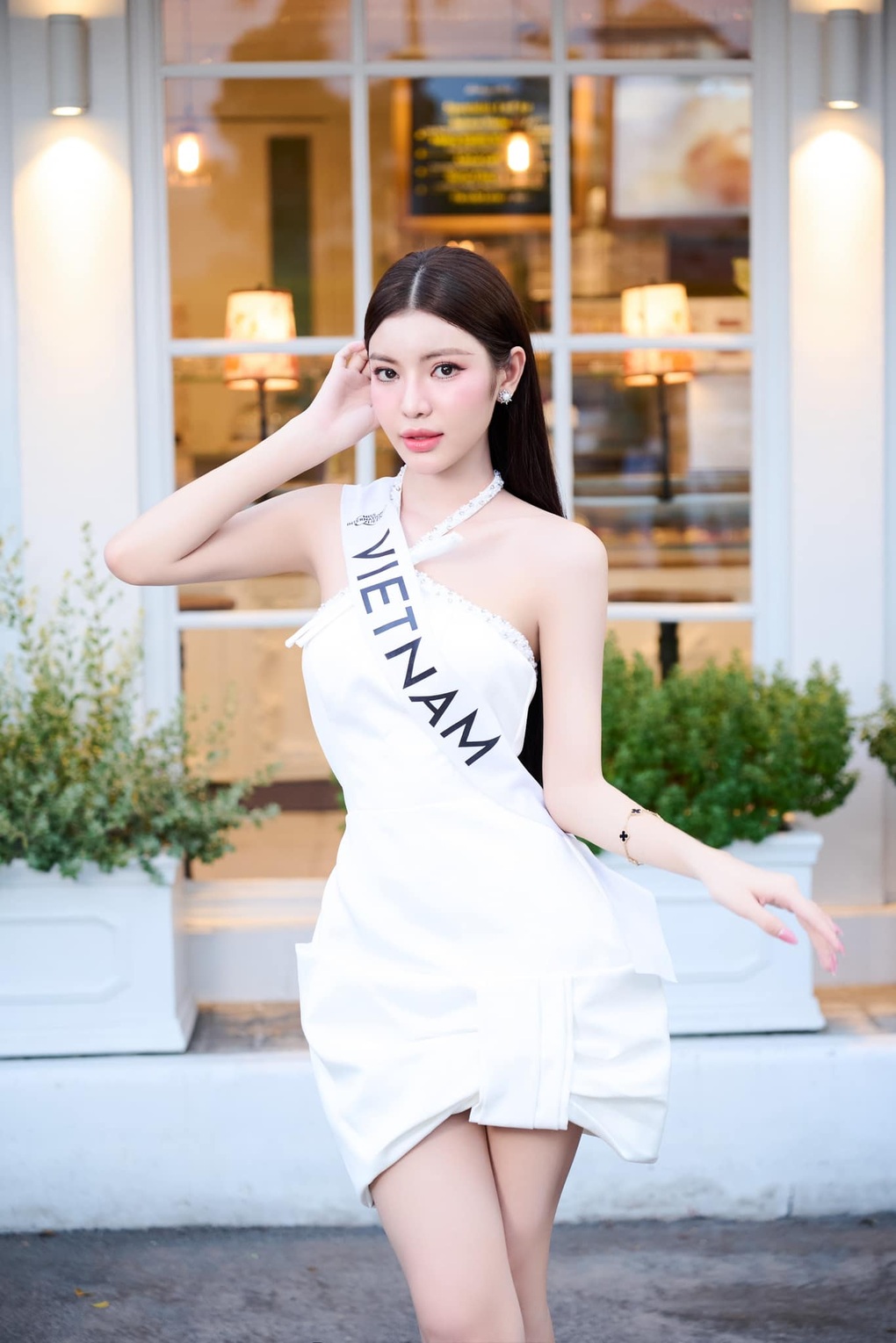 Tường San được khán giả quốc tế mê mẩn, chuyên trang dự đoán đăng quang - 6 Tường San được khán giả quốc tế mê mẩn, chuyên trang dự đoán đăng quang - 6
