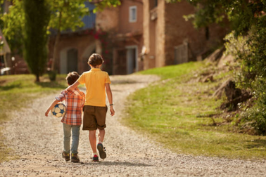 Em cùng cha khác mẹ