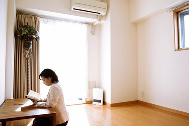 Người trẻ Nhật hài lòng với lối sống tối giản "4 bộ quần áo"