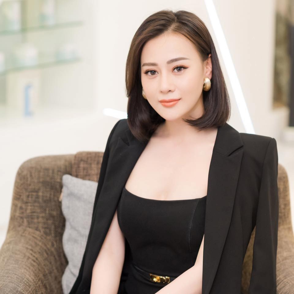 Chị gái tiết lộ “con người thật” của “Quỳnh Búp bê” Phương Oanh - 12 Chị gái tiết lộ “con người thật” của “Quỳnh Búp bê” Phương Oanh - 12