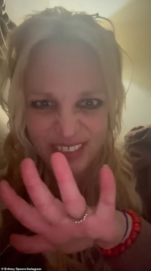 Hình ảnh đáng lo ngại của công chúa nhạc pop Britney Spears - 1