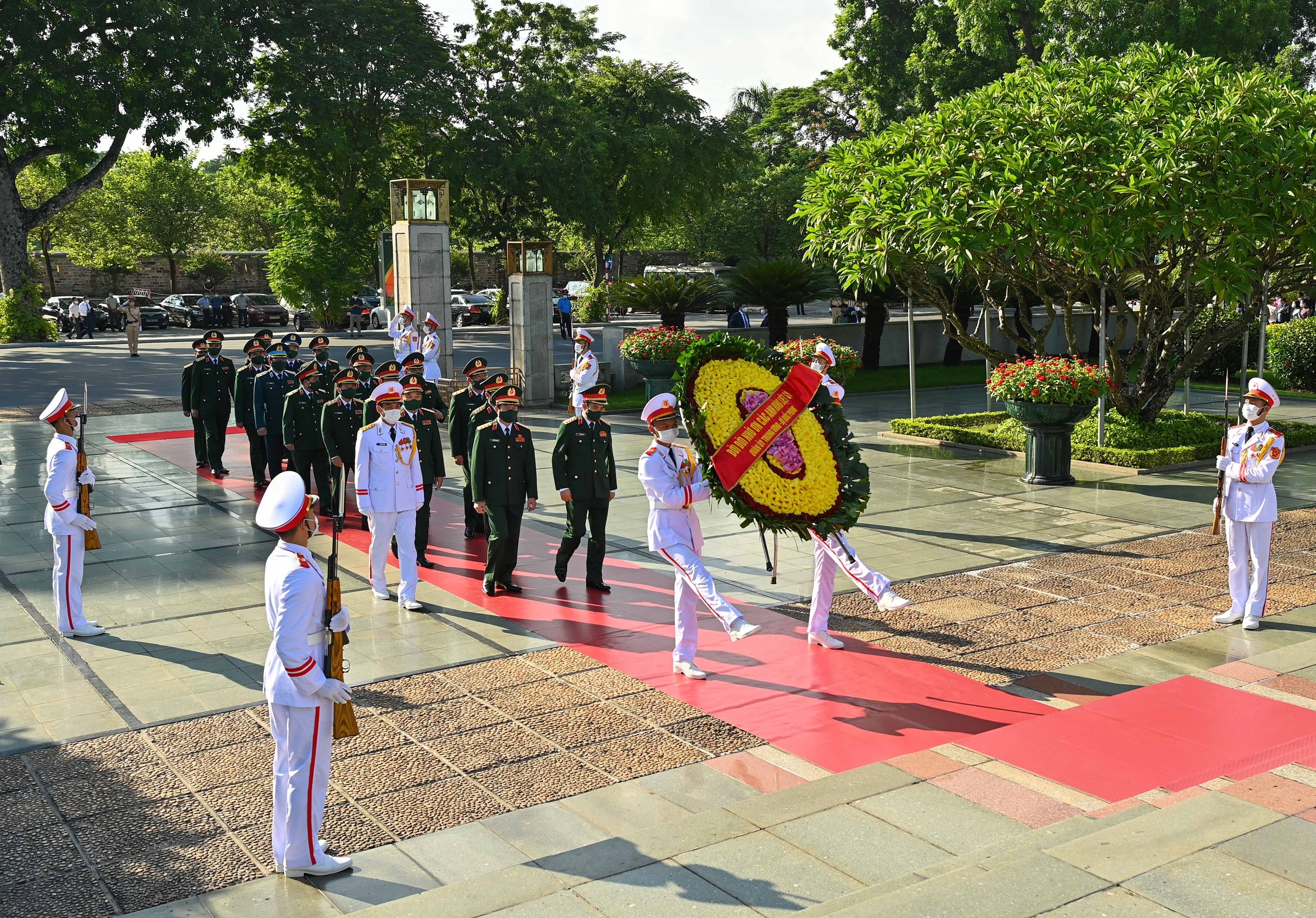 Lãnh đạo Đảng, Nhà nước đặt vòng hoa, tưởng niệm các Anh hùng liệt sĩ - 4 Lãnh đạo Đảng, Nhà nước đặt vòng hoa, tưởng niệm các Anh hùng liệt sĩ - 4