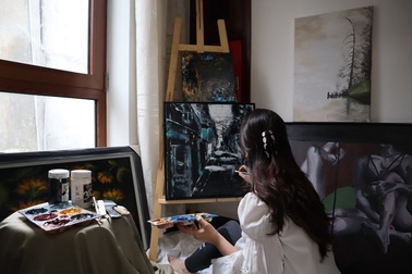 Hàng chục học sinh mở triển lãm tranh ủng hộ đồng bào miền Trung