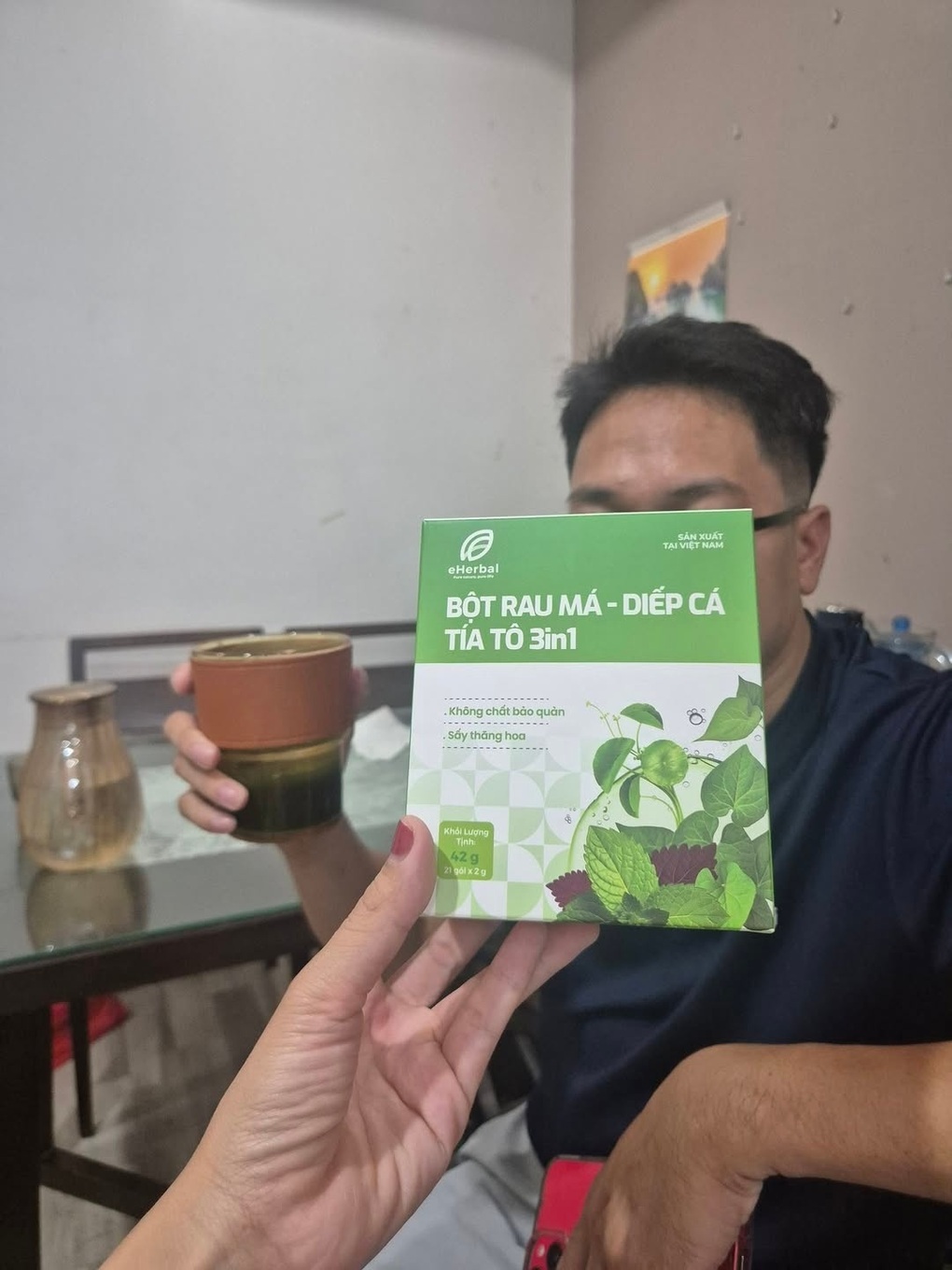 Vụ 76.000 hộp bột rau bị tiêu hủy: Vợ bất lực khi biết chồng mua cả thùng - 1