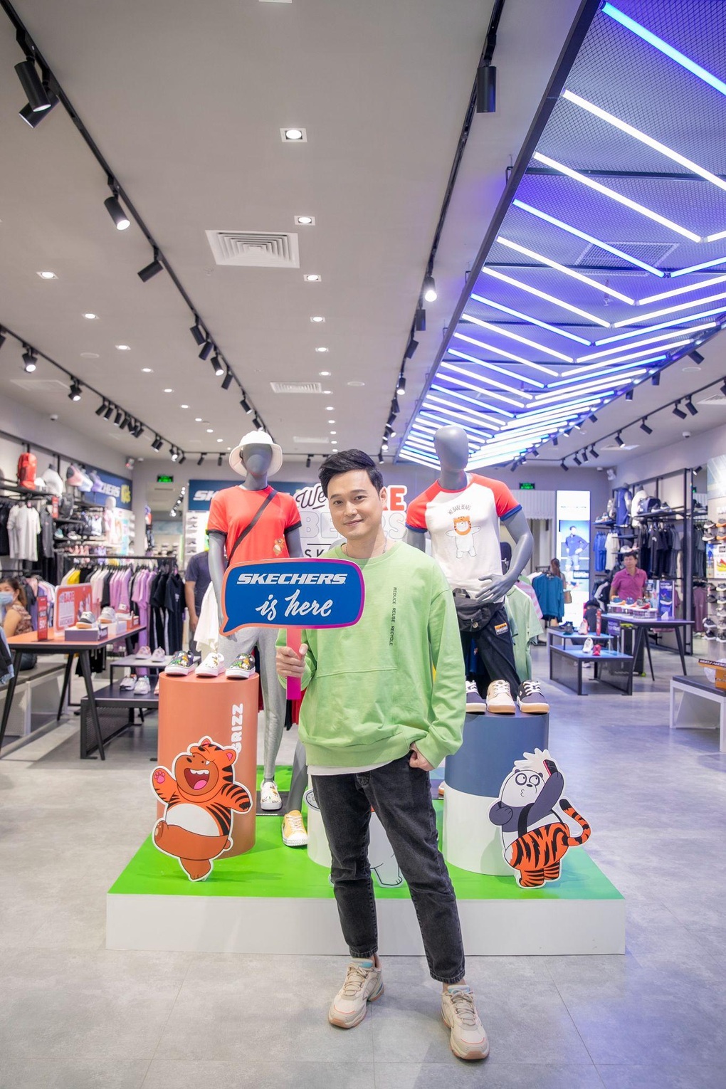 Skechers ra mắt cửa hàng mới tại Crescent Mall cùng nhiều ưu đãi - 3 Skechers ra mắt cửa hàng mới tại Crescent Mall cùng nhiều ưu đãi - 3