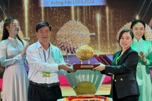 Sốc: Ba quả sầu riêng được bán đấu giá hơn 2,5 tỷ đồng