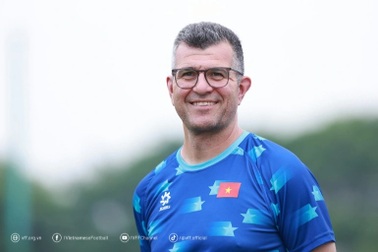 Cựu ngoại binh V-League dẫn dắt U16 Việt Nam dự giải châu Á