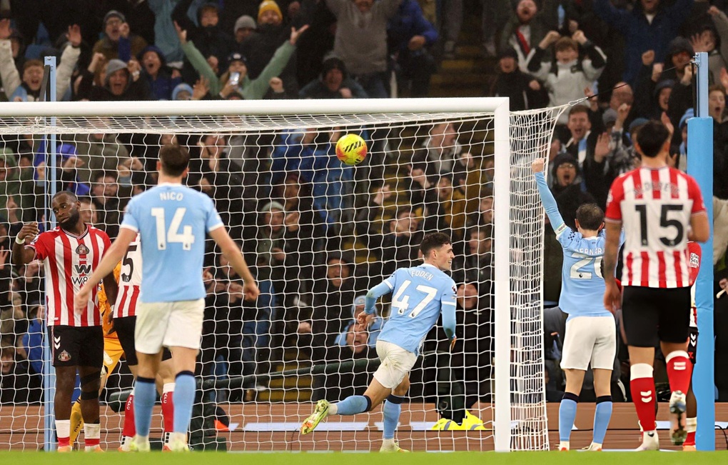 Man City thắng tưng bừng Sunderland, áp sát ngôi đầu của Arsenal - 2 Man City thắng tưng bừng Sunderland, áp sát ngôi đầu của Arsenal - 2