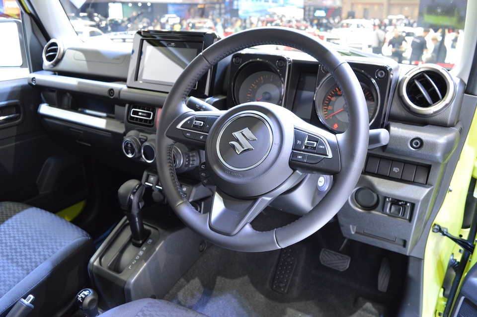 Suzuki Jimny lắp ráp tại Ấn Độ chuẩn bị ra mắt - 8 Suzuki Jimny lắp ráp tại Ấn Độ chuẩn bị ra mắt - 8