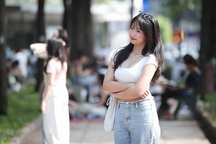 Giới trẻ TPHCM đổ xô đi cà phê bệt trong ngày giỗ Tổ Hùng Vương