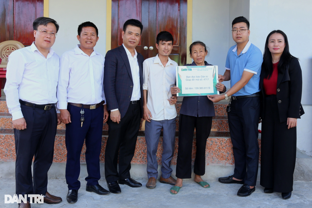 Bạn đọc giúp đỡ gia đình có 3 người bị điên gần 140 triệu đồng - 1 Bạn đọc giúp đỡ gia đình có 3 người bị điên gần 140 triệu đồng - 1