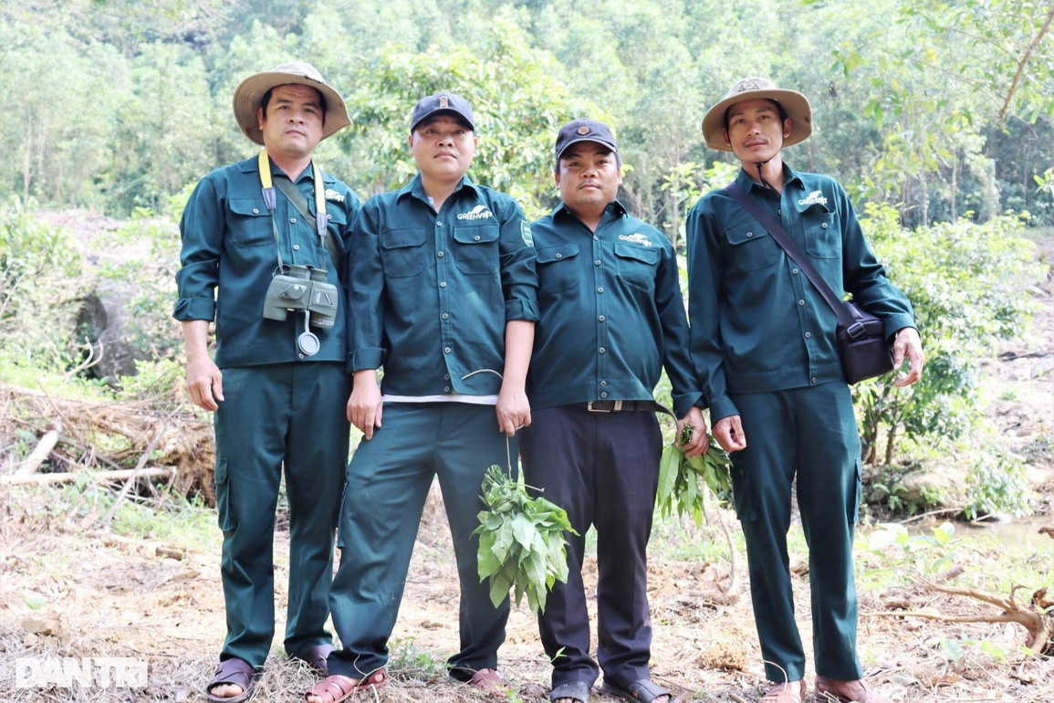 Theo chân những nông dân thứ thiệt bảo vệ đàn voọc đặc biệt quý hiếm - 2 Theo chân những nông dân thứ thiệt bảo vệ đàn voọc đặc biệt quý hiếm - 2