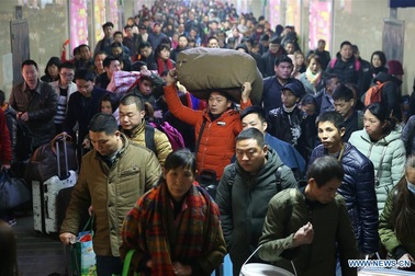 Trung Quốc: "Nghẹt thở" cuộc di dân về quê ăn tết