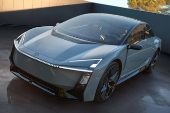 Toyota Corolla Concept ra mắt: Khi xe bán chạy nhất thế giới "lột xác"