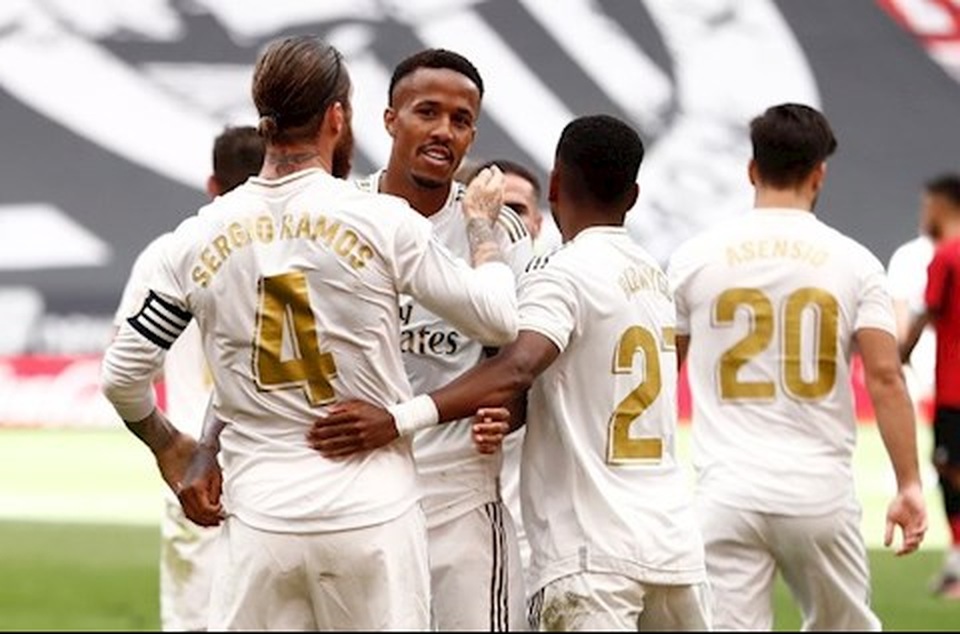 Real Madrid “gai góc, xù xì” đúng chất HLV Zinedine Zidane - 1 Real Madrid “gai góc, xù xì” đúng chất HLV Zinedine Zidane - 1