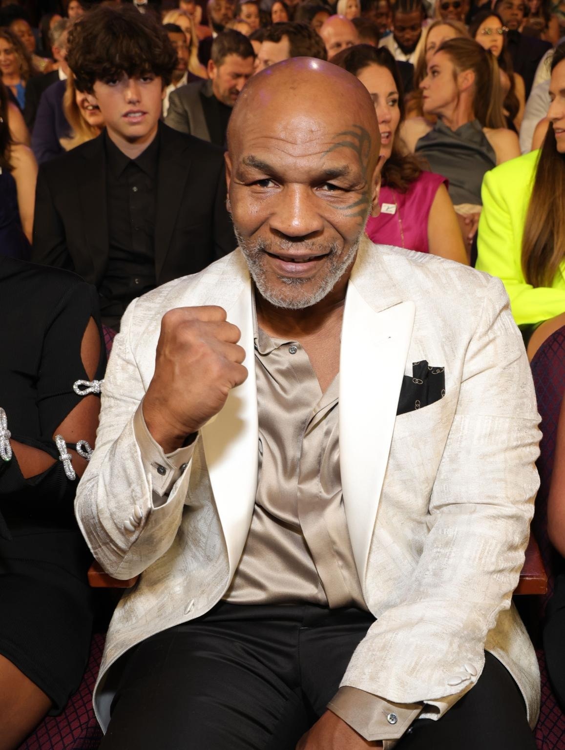 Mike Tyson nhọc nhằn kiếm tiền ở tuổi xế chiều giữa bệnh tật bủa vây - 4