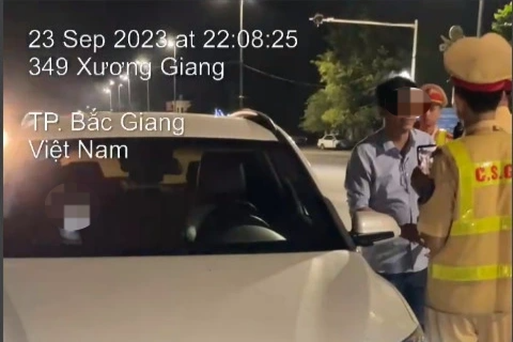 Trưởng phòng TNMT TP Bắc Giang vi phạm nồng độ cồn - 2 Trưởng phòng TNMT TP Bắc Giang vi phạm nồng độ cồn - 2